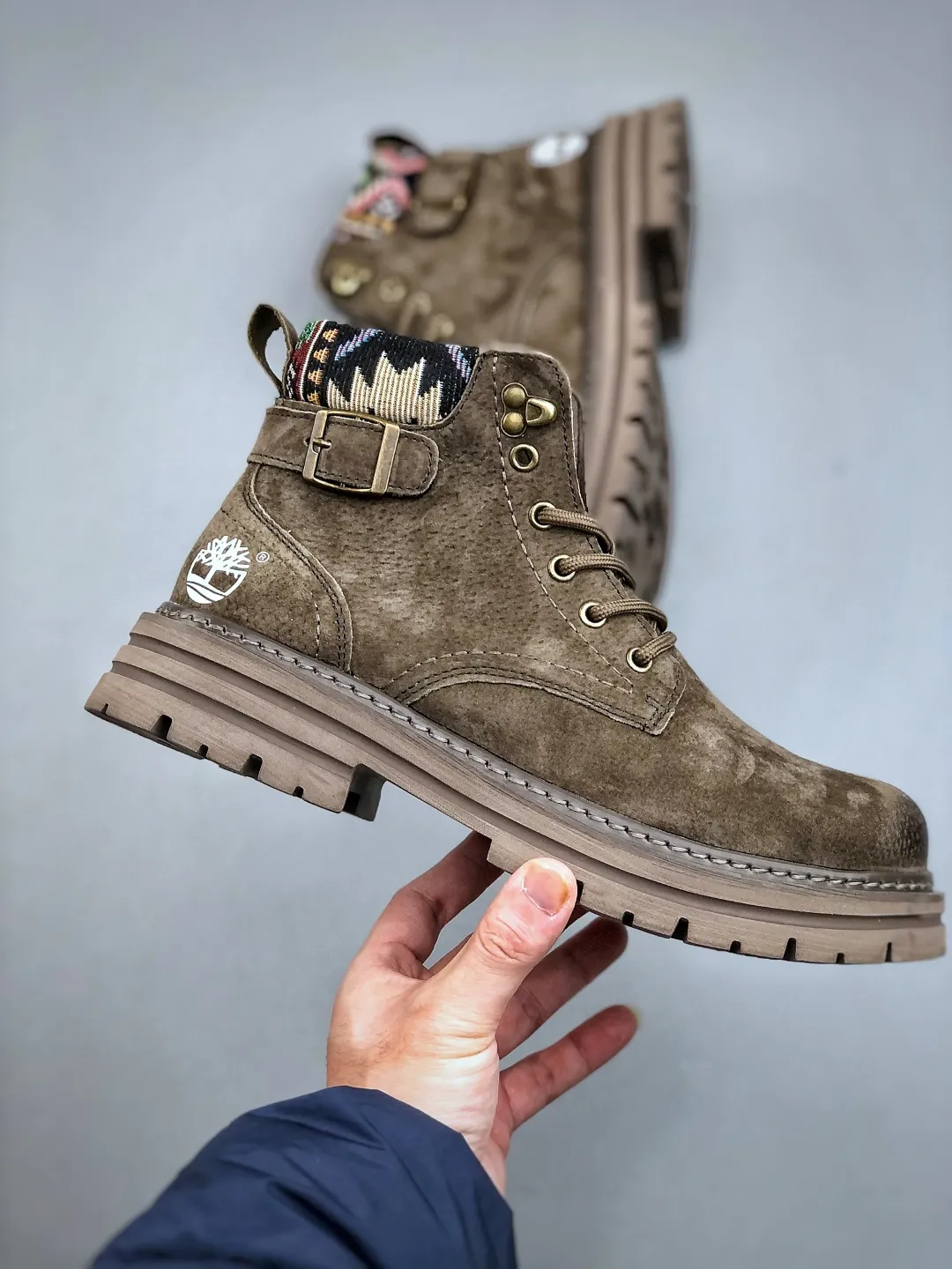 Pick up locally 💰 520, support in-store Timberland/Timberland classic 25ss new low top (plus velvet) Classic re-engineering New upgrade Guangdong factory quality Original box original packaging The fabric is made of Italian 🇮🇹 top frosted mesh with anti-odor and anti-corrosion genuine leather latex insoles to give you a perfect wearing experience High quality and durable, a must-have for sportsmen Specially designed to not look handsome High-quality and first-class foot feel Exclusive supply Official item number: TB23066 Size: 39 40 41 42 43 44